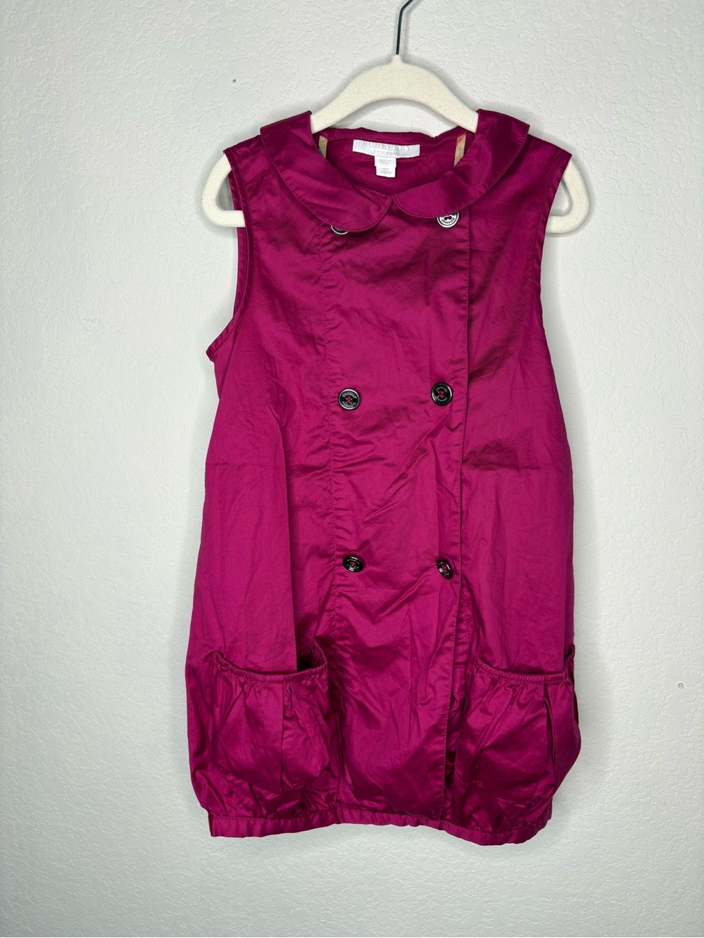 Burberry Girls Magenta Sleeveless Blouse Size 6 years old